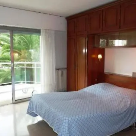 Three Bedroom, Two Bathroom Apartment In Cannes With Large Terrace - 880